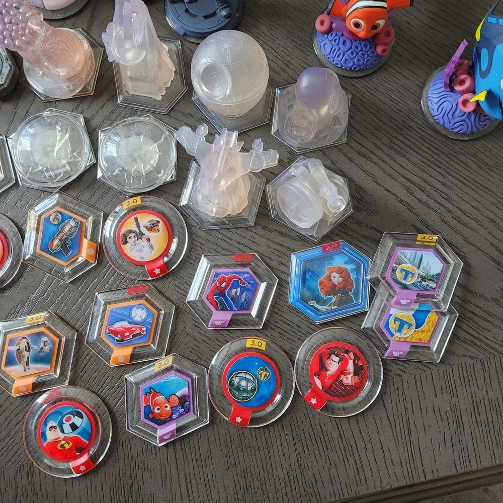 Disney Infinity 3.0 PS4 Mega Lot Game Base 30+ Figures Star Wars Marvel Disney